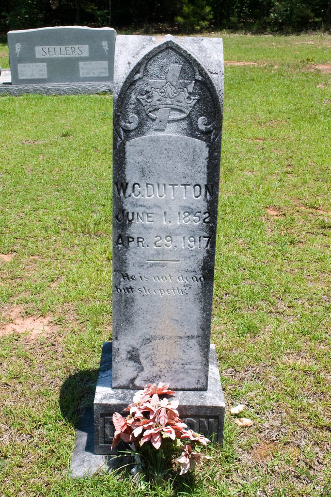 Tombstone of William Cavasso Dutton
